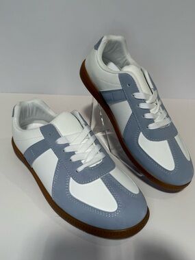 KAYLEEN By Los Angeles White and Light Bluish Gray Retro Gum Sole Sneakers